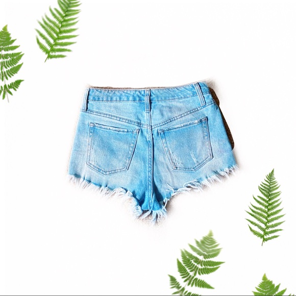 HP✨WILD FABLE | Distressed Denim Shorts - Picture 2 of 6